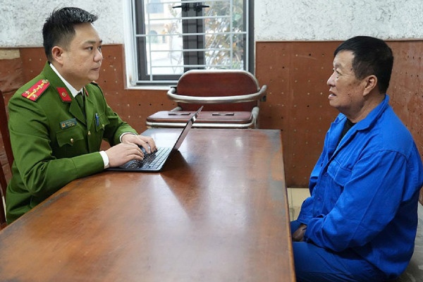 Bat giu 30 doi tuong trong vu to chuc danh bac tai Vinh Ha Long hinh anh