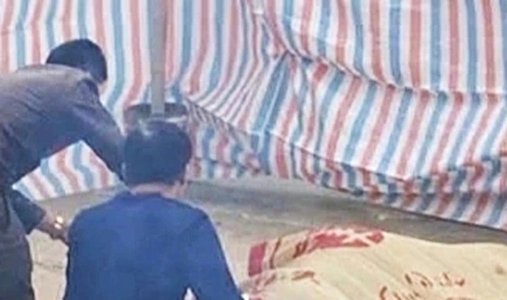 Va cham xe khach tren quoc lo, can bo ngoai giao tu vong hinh anh