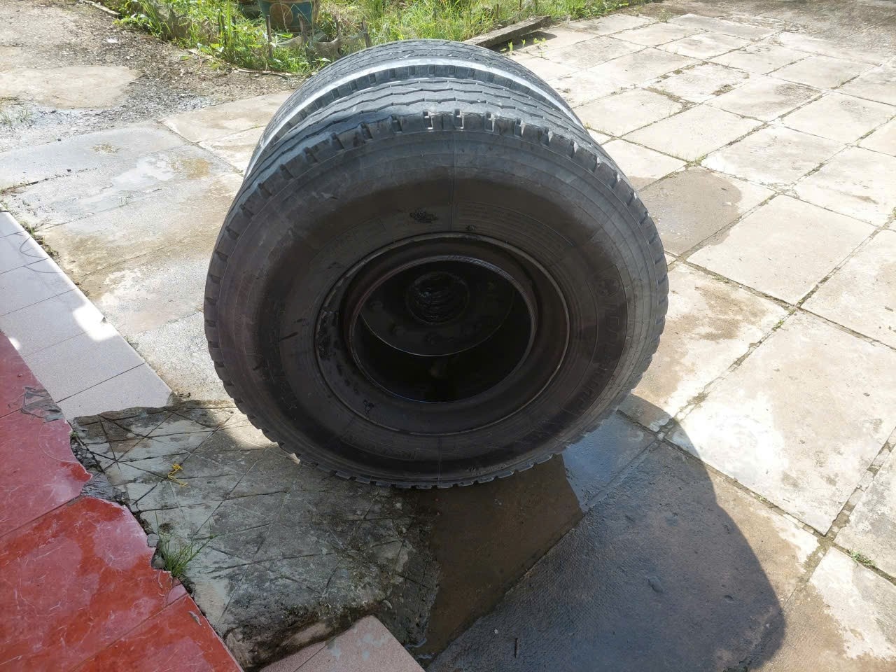 Banh container vang phu nu anh 1