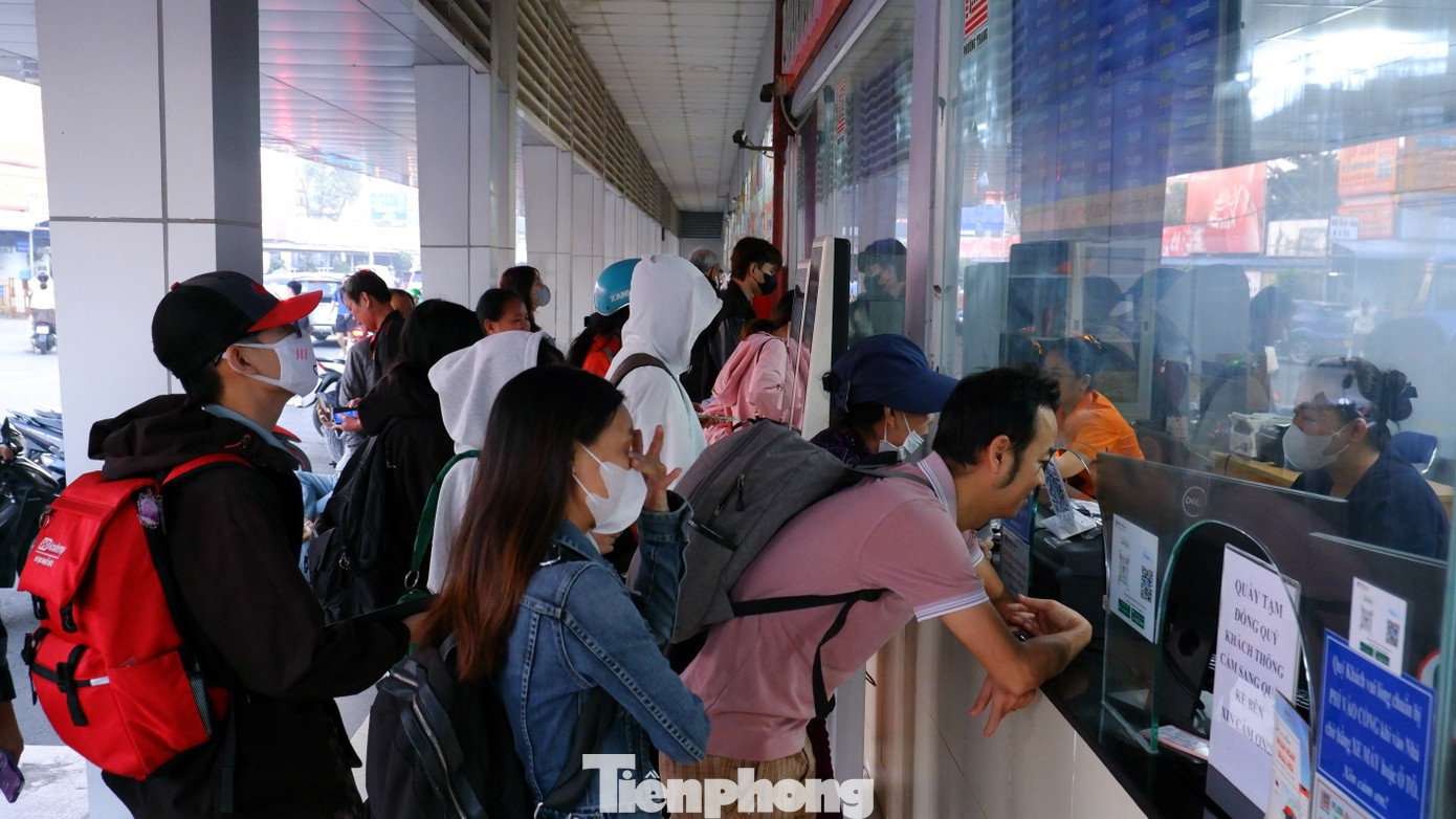 Nguoi TP.HCM ve que anh 1