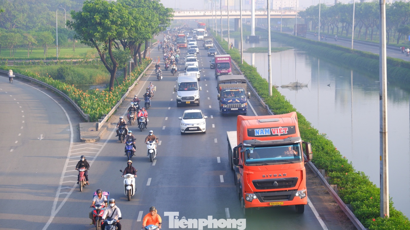 Nguoi TP.HCM ve que anh 11