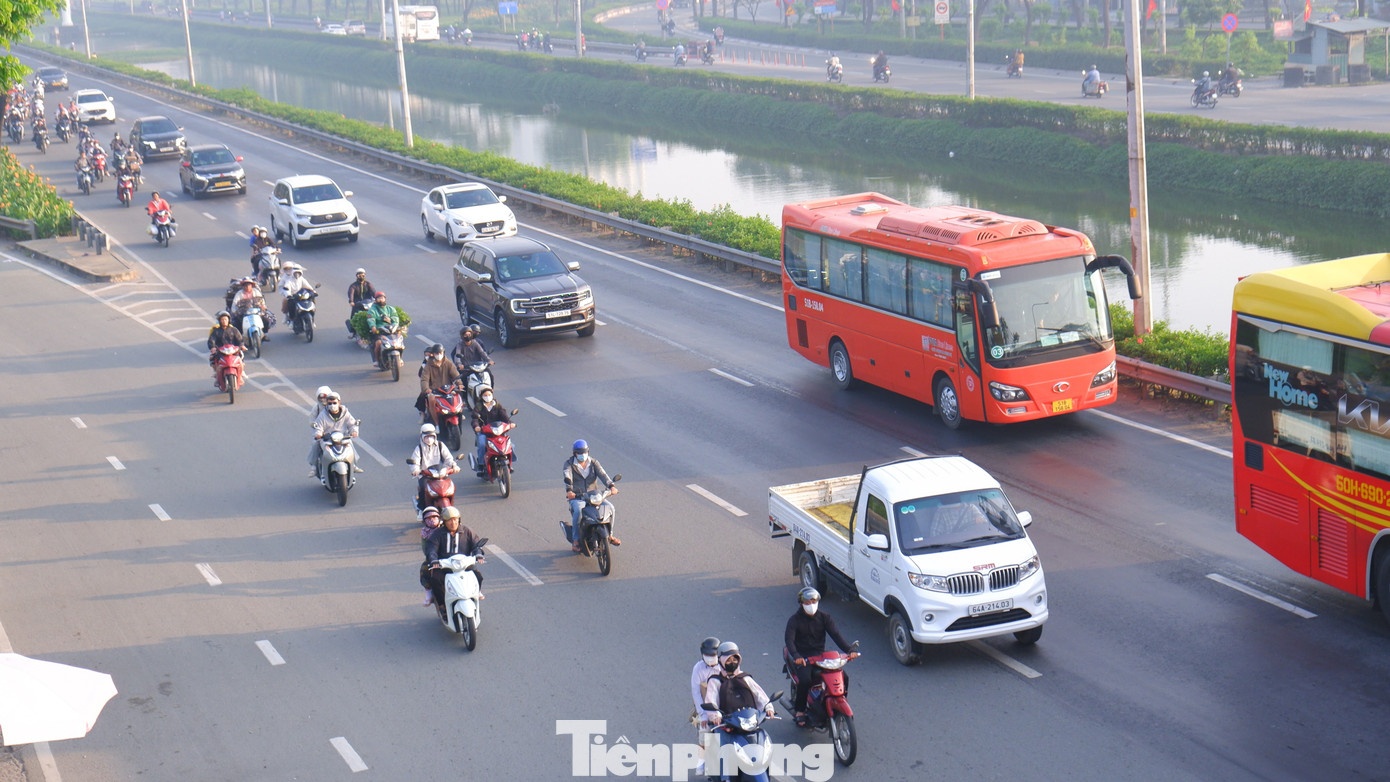 Nguoi TP.HCM ve que anh 12