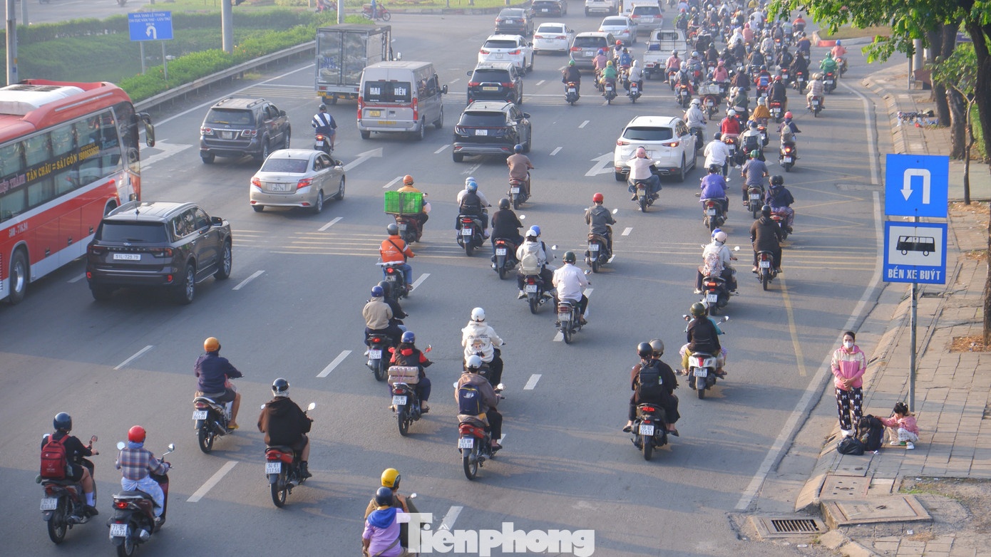 Nguoi TP.HCM ve que anh 13