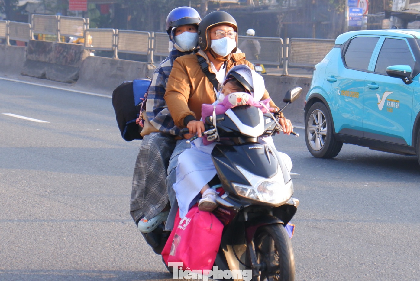 Nguoi TP.HCM ve que anh 15