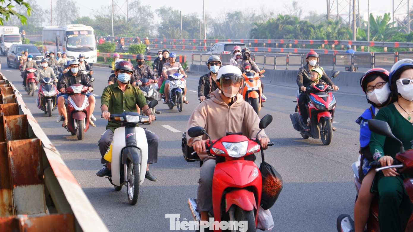 Nguoi TP.HCM ve que anh 18