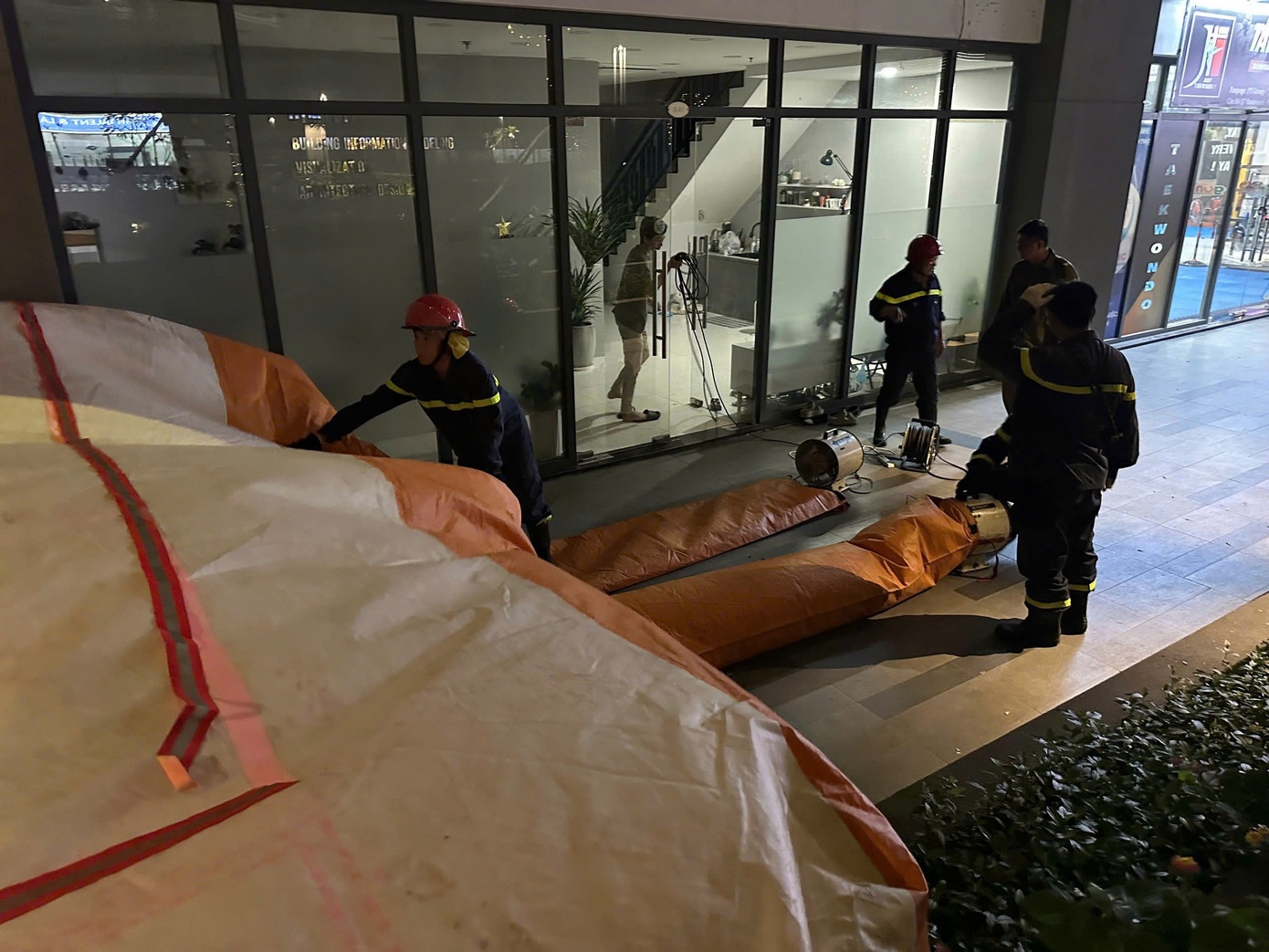 Nhảy lầu chung cư TP.HCM ảnh 3 Nhay lau chung cu TP.HCM anh 3