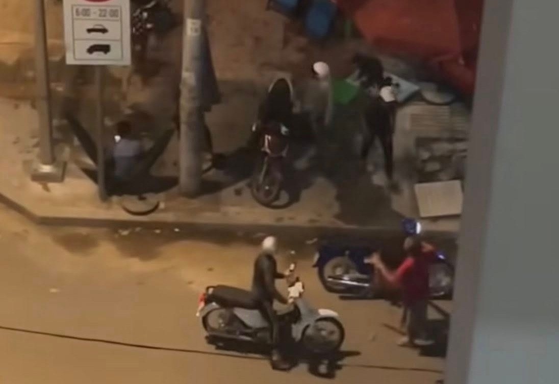 Nhom doi tuong 'quay' tren duong bi cong an TP.HCM moi lam viec hinh anh