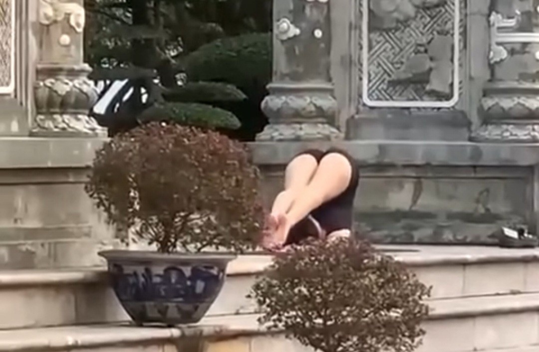 Co gai yogo Linh Ung anh 2