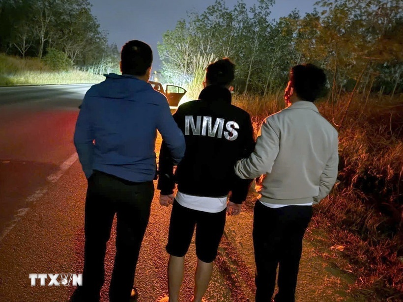 Bat doi tuong,  Cuop tiem vang,  Nhan Co,  Tiem vang Toan Hang anh 1