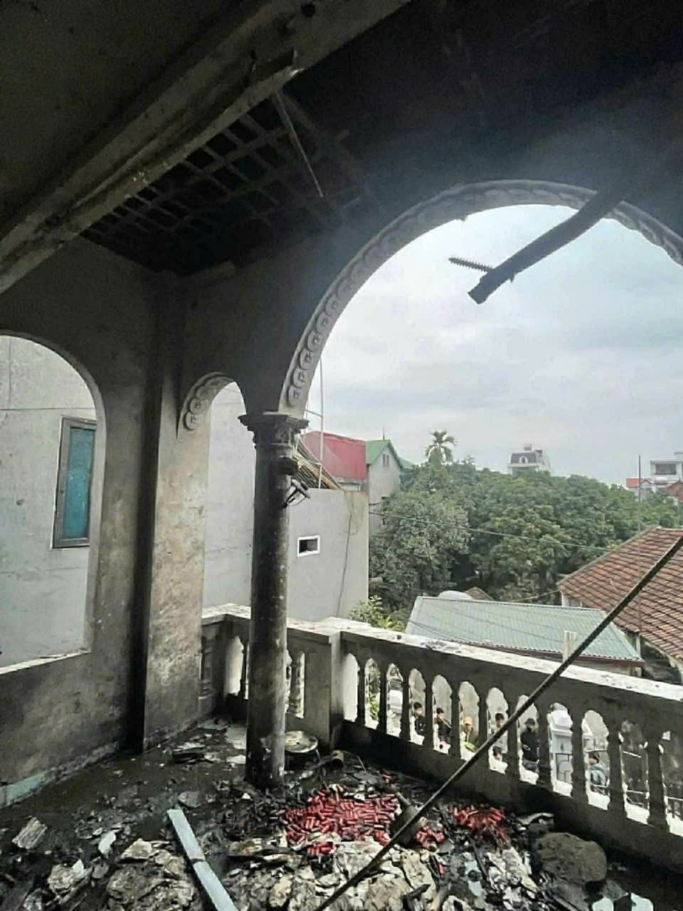 La liet xac phao anh 4