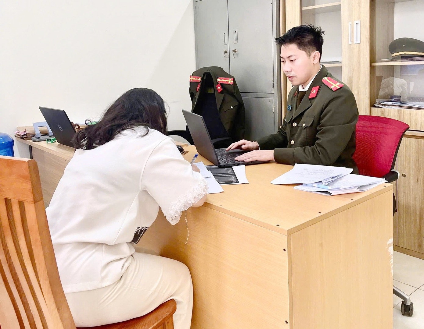 Chia se,  clip doi truy,  mang xa hoi anh 1