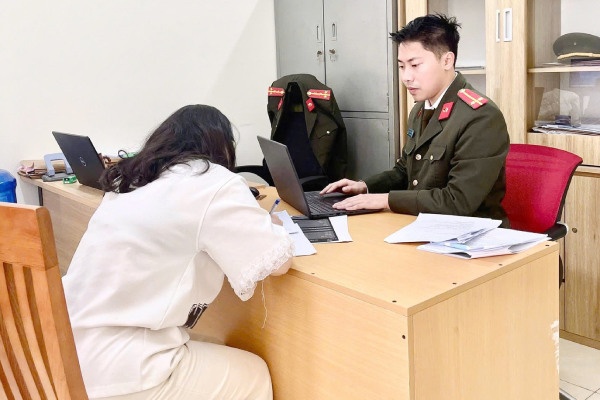 Chia se clip doi truy tren mang xa hoi, co gai bi phat 7,5 trieu dong hinh anh