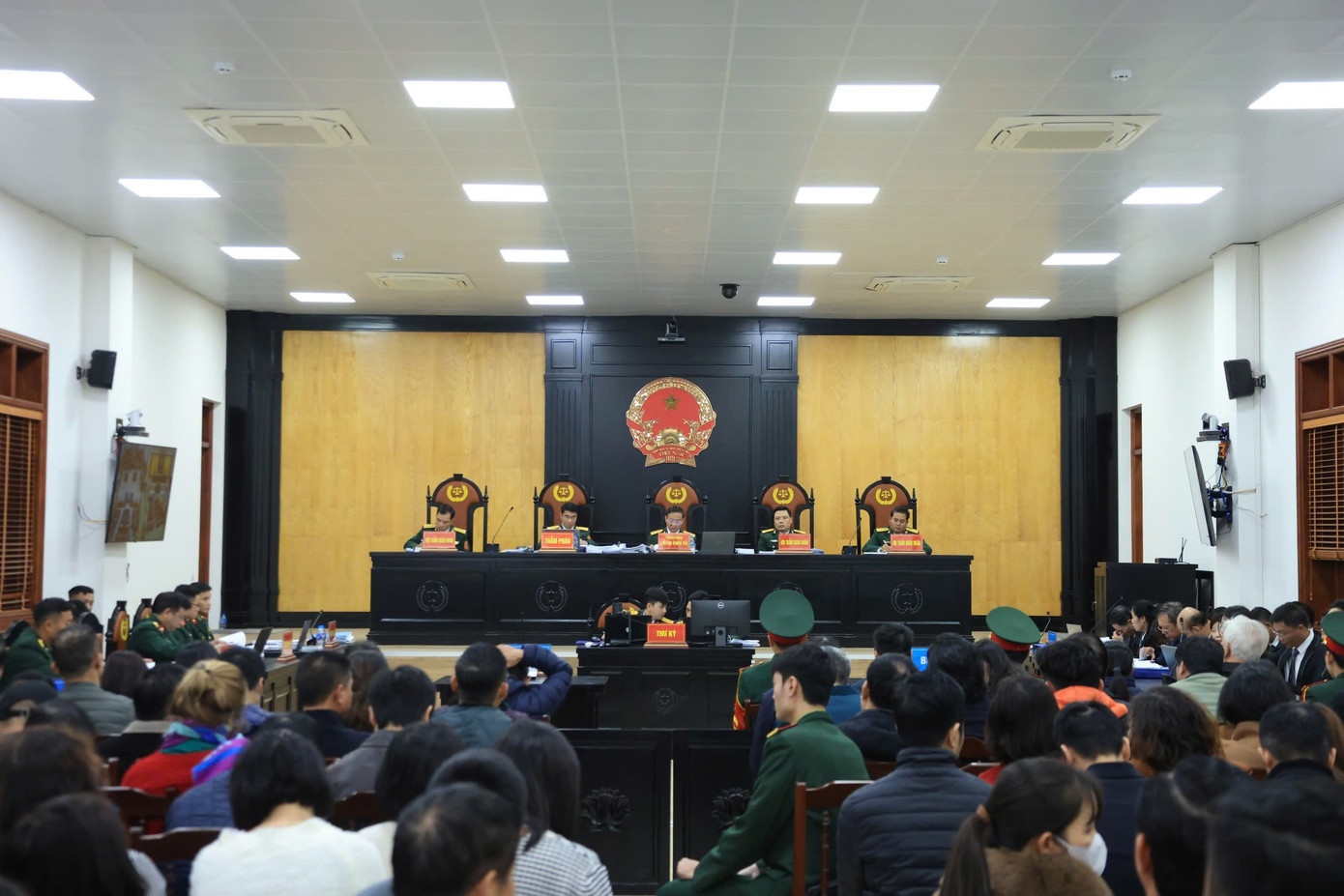 Vu thau tom dat san bay Nha Trang: Loi khai cua cuu Thieu tuong hinh anh