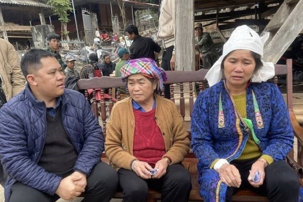 Khan truong xu ly cac vu nghi ngo doc thuc pham tai Dong Thap, Son La hinh anh