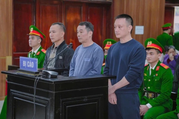 Giang ho Vi 'ngo' bi tuyen phat 3 nam tu trong vu chay an hinh anh