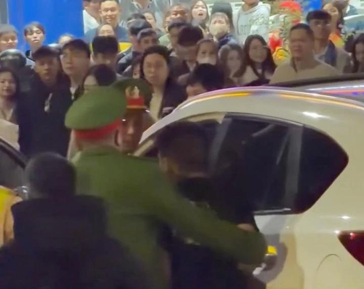 Danh tinh tai xe,  oto gay nao loan anh 2