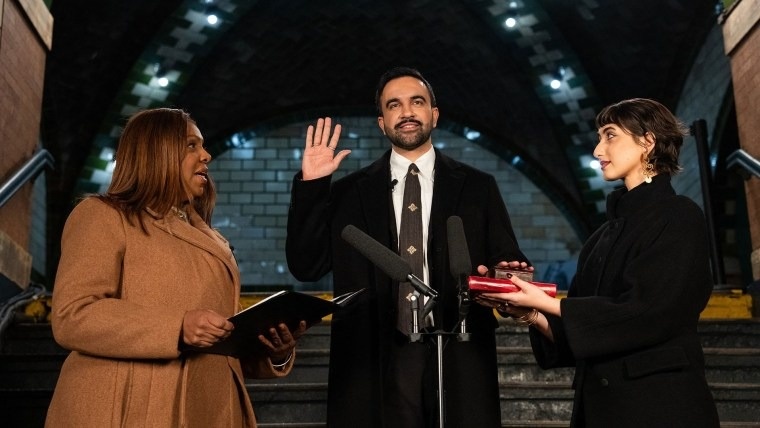 Tan thi truong New York tuyen the nham chuc tai ga tau dien ngam hinh anh