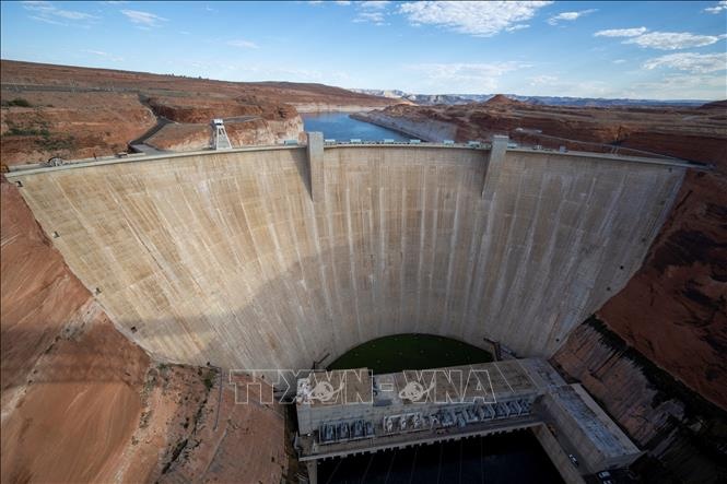 Hang chuc dap nuoc o My bi sut lun, vung ha luu gap nguy hiem? hinh anh