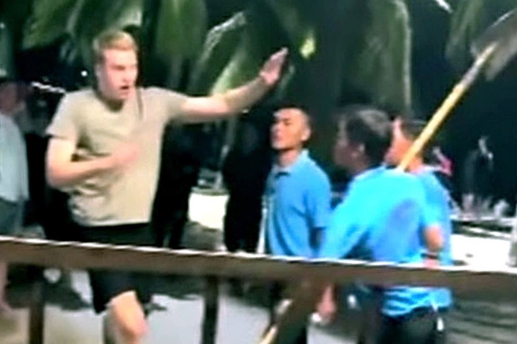 Dinh chi bar Bluesea Beach o Nha Trang hinh anh