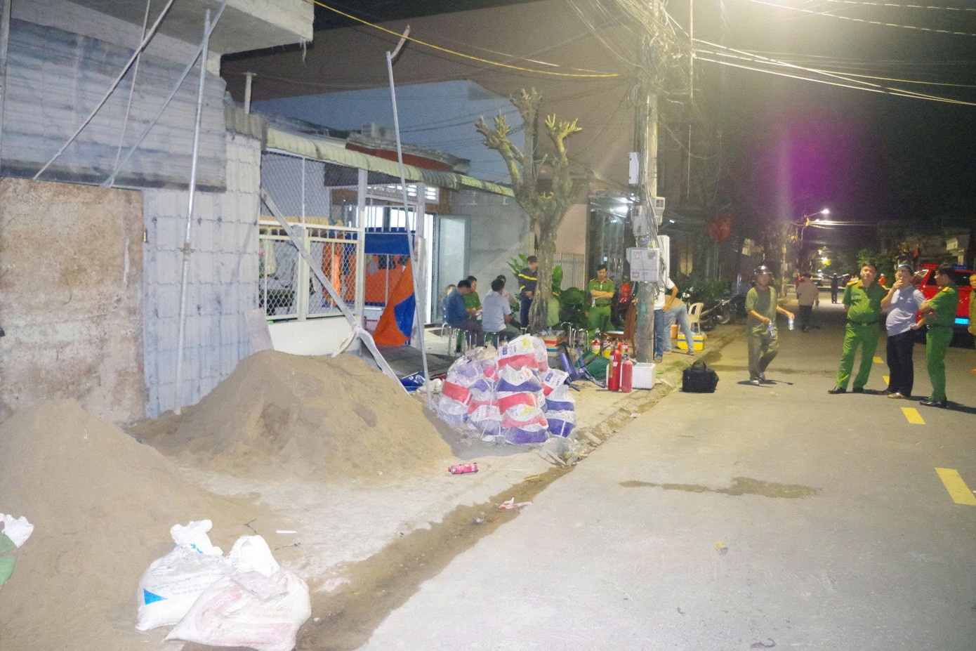 Hai be gai tu vong anh 1