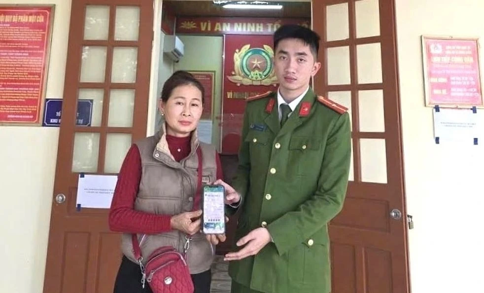 Bao cong an khi tai khoan bat ngo tang 250 trieu dong hinh anh