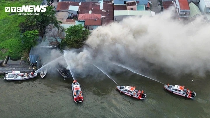 Chay du thuyen Sai Gon anh 2