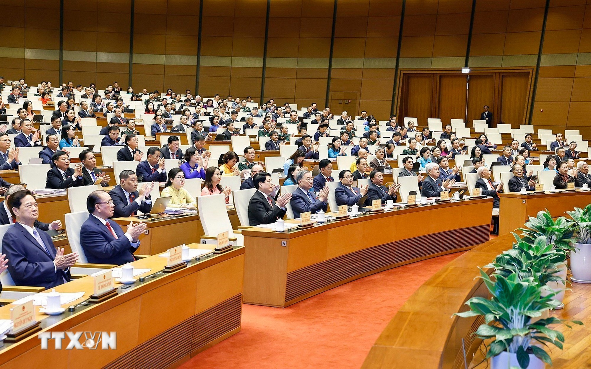 80 nam Quoc hoi anh 8