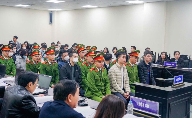 Z Holding,  Cong ty Z Holding,  Giam doc Z Holding,  Chu tich Z Holding,  Sua gia anh 2