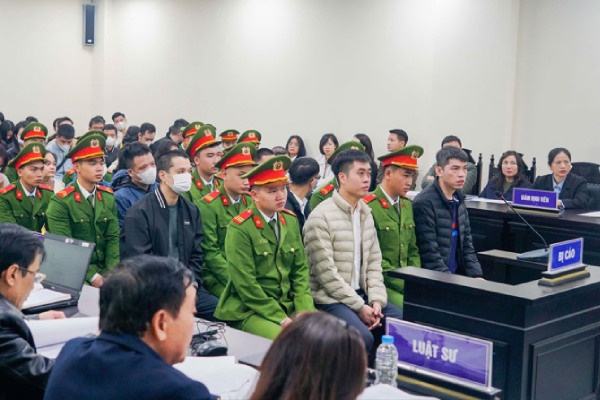 Xet xu vu Z Holding: Giam dinh sua gia the nao hinh anh