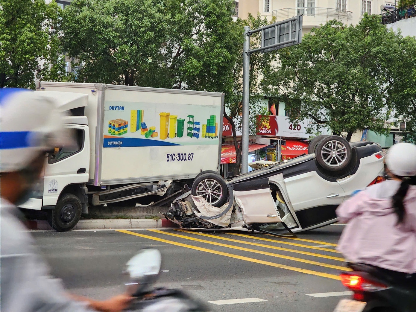 Lat oto TP.HCM anh 1