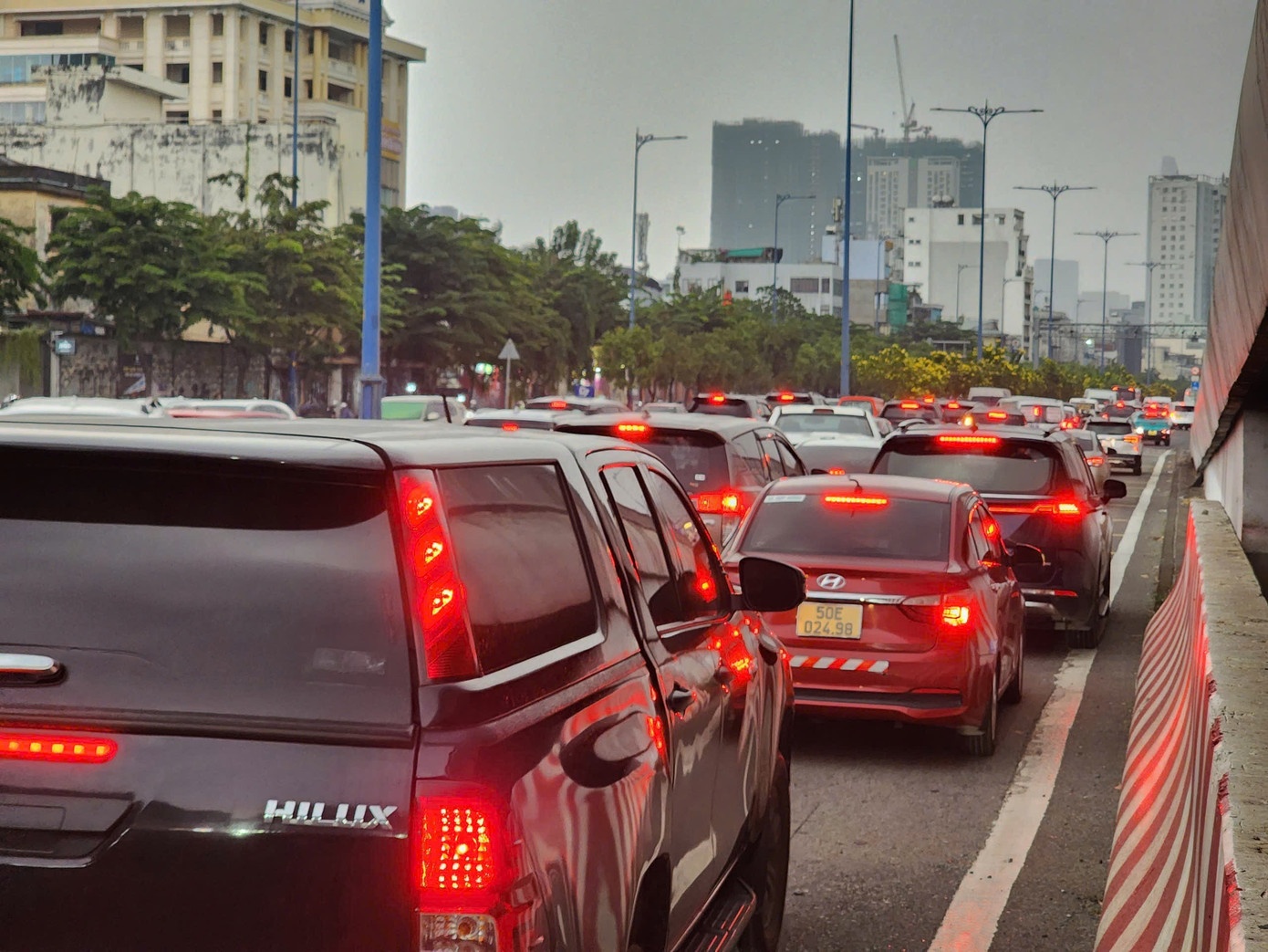 Lat oto TP.HCM anh 2