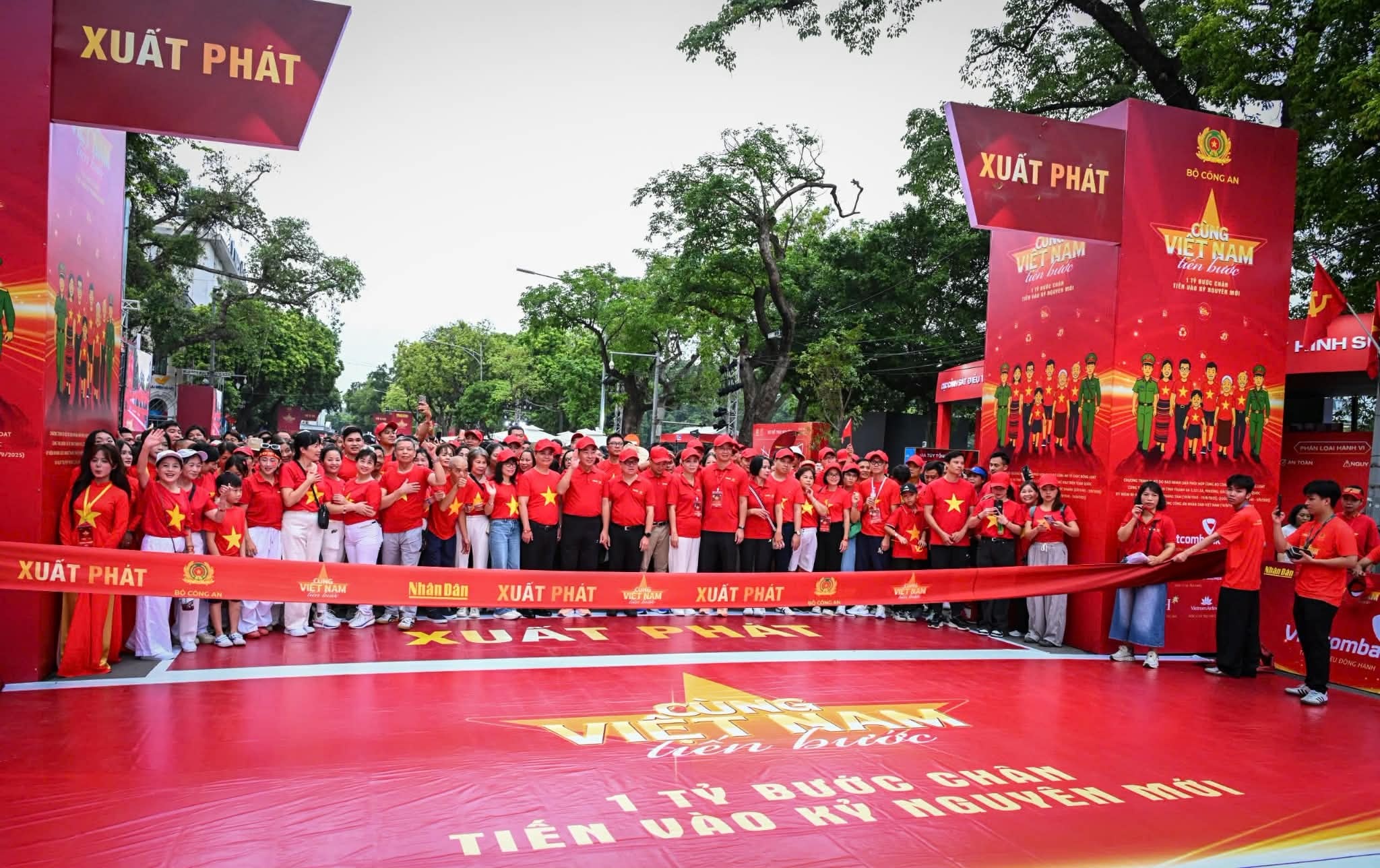 Cung Viet Nam tien buoc anh 2