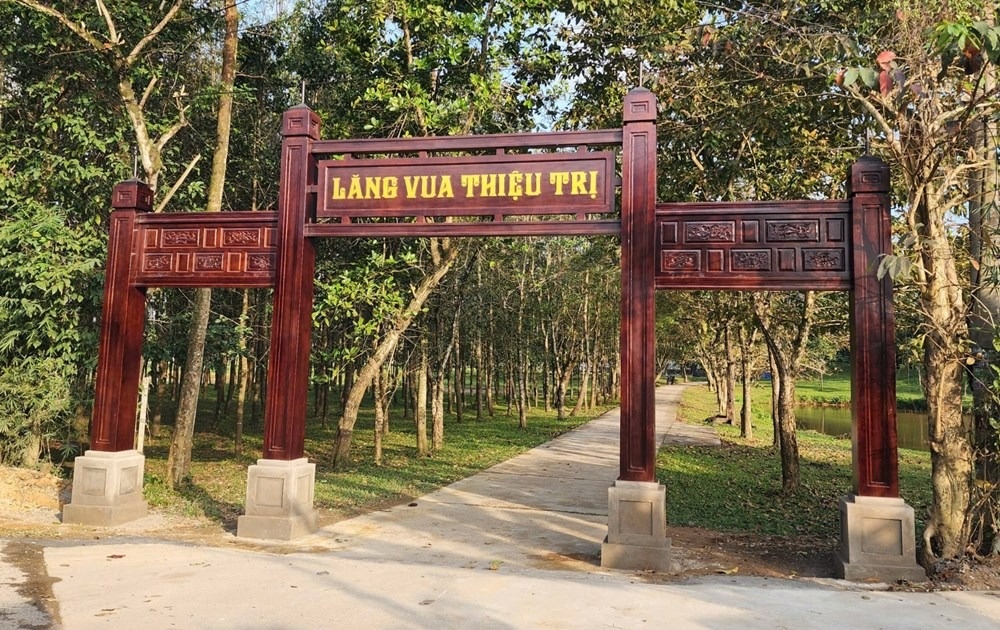 lang vua Thieu Tri anh 2