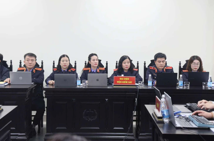 Ong trum san xuat,  Sua gia HIUP,  Cong ty Z Holding anh 2