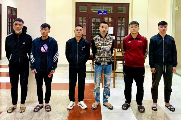 Triet pha duong day 'tin dung den' online, lai suat 600%/nam hinh anh