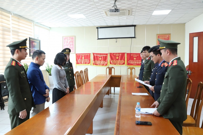 Bat nu Giam doc,  Huan luyen Thi dau,  TDTT Ha Tinh anh 2