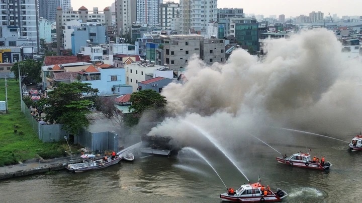 Nguyen nhan du thuyen King Yacht chay tren song Sai Gon hinh anh