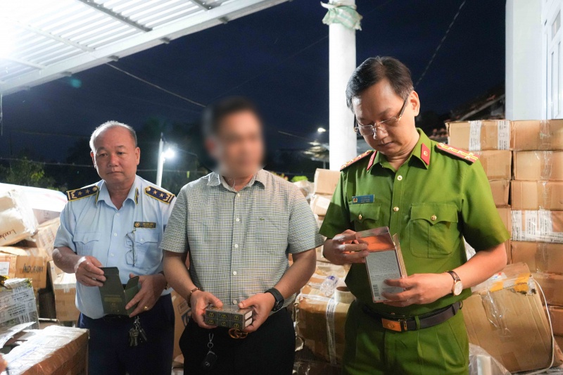 Boc go duong day,  san xuat,  buon ban,  nuoc hoa gia,  Cong ty HALOVA,  Doanh nghiep HALOVA,  Giam doc HALOVA,  Ke toan HALOVA,  Tru so HALOVA anh 1