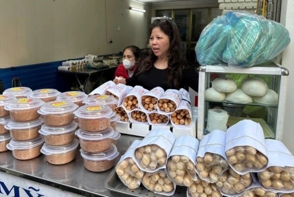 Tin moi ve pate Cot Den truyen thong sau be boi Do hop Ha Long hinh anh