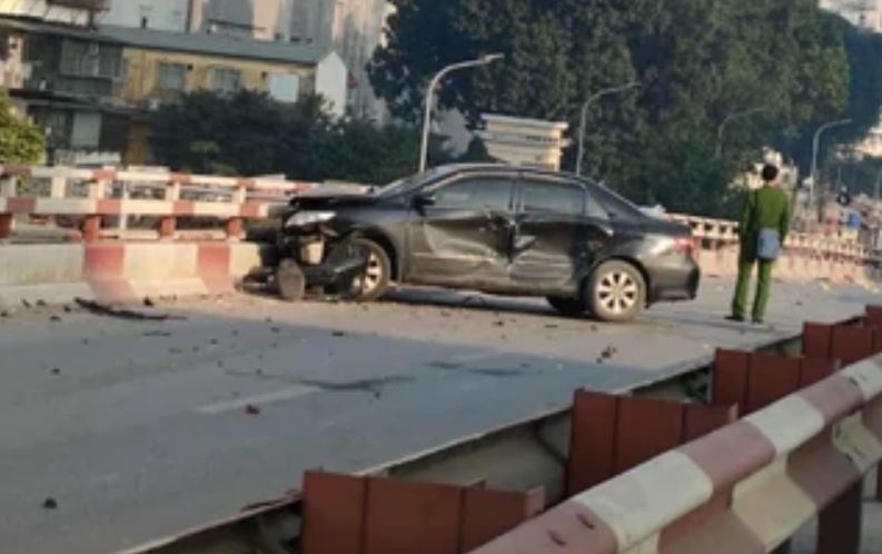 Nu tai xe buon ngu dap nham chan ga, mot nguoi tu vong hinh anh