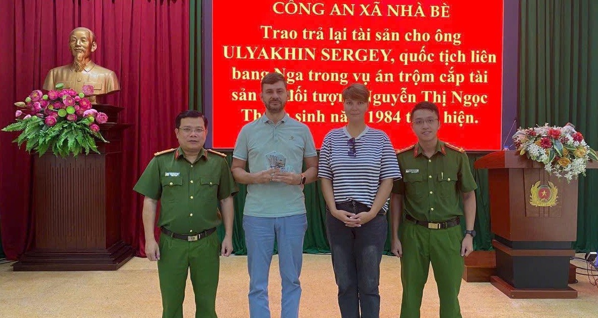 Nu giup viec trom luong lon ngoai te cua chu nha nguoi Nga o TP.HCM hinh anh