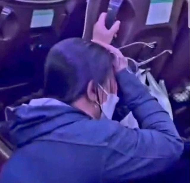 Xe khach duoi oto anh 2