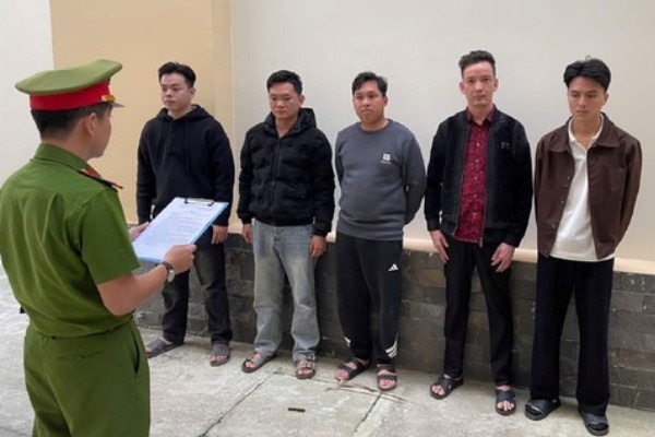 Bat nhom tin dung den cho vay lai suat cao, thu loi bat chinh hang ty hinh anh