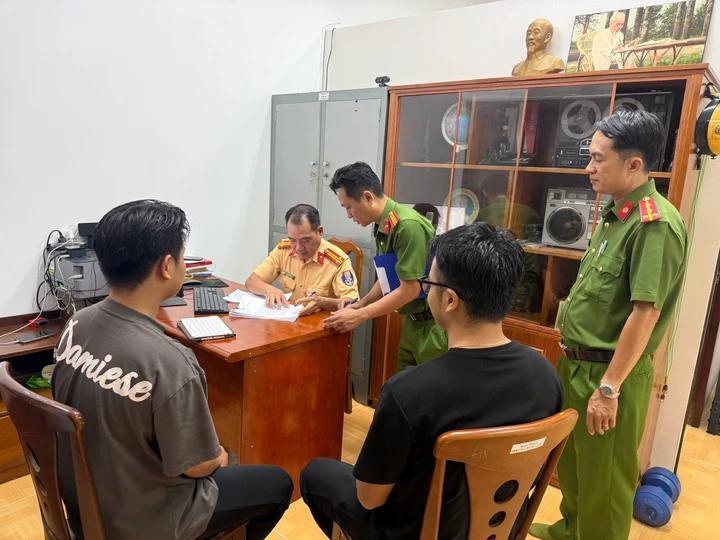 Co dau,  chu re,  Nem mam tom,  Trong ngay cuoi anh 1