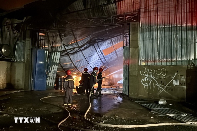 Kip thoi giai cuu,  nguoi dan ong,  mac ket anh 1