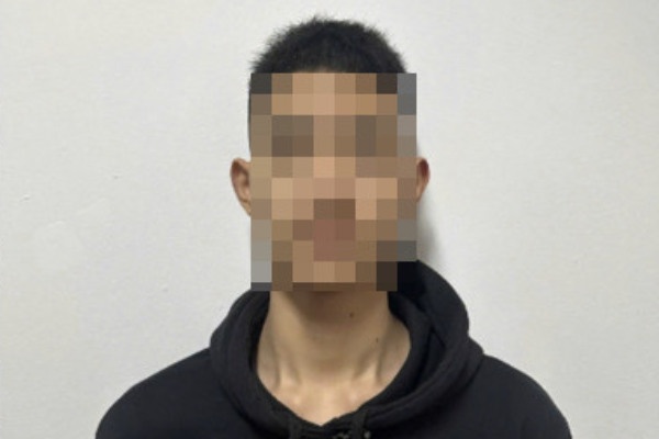 Bat nhom thanh thieu nien dung binh xit hoi cay cuop xe may o Ha Noi hinh anh