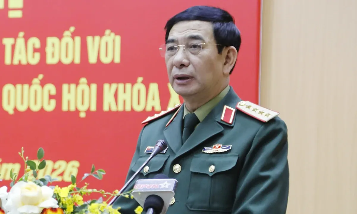 Gioi thieu Dai tuong Phan Van Giang ung cu dai bieu Quoc hoi khoa XVI hinh anh