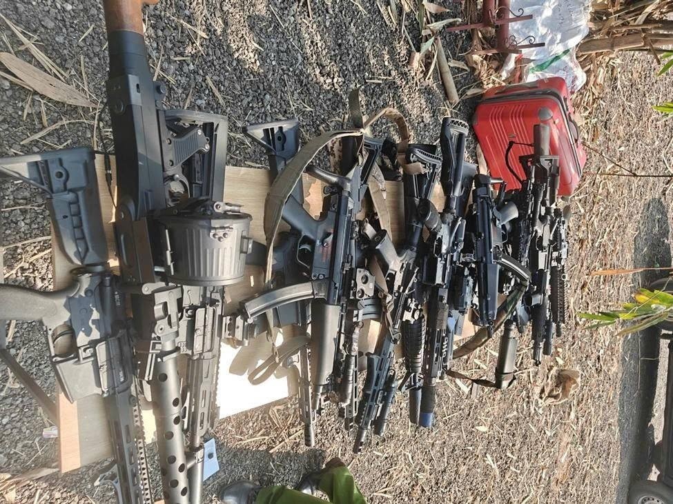 Thu giu,  42 khau sung,  ban dan anh 2