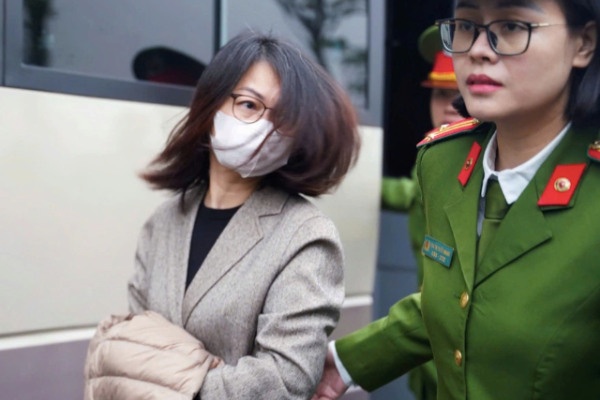 Chi dao nhan hoi lo 107 ty dong, 2 cuu Cuc truong Cuc ATTP linh an tu hinh anh