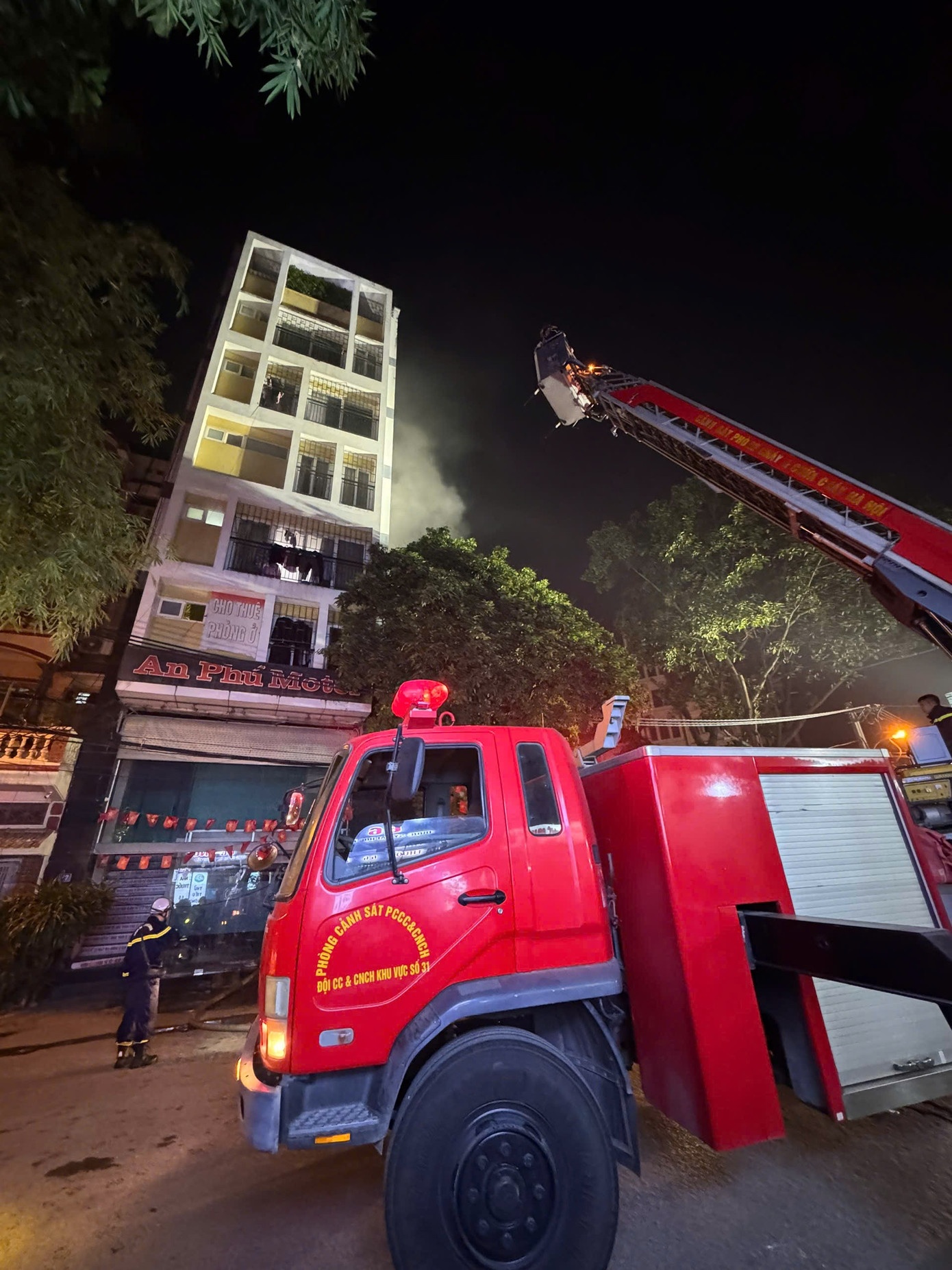 tam giu,  mot nghi can,  nha nghi An Phu,  Chu An Phu,  nhan vien An Phu anh 2